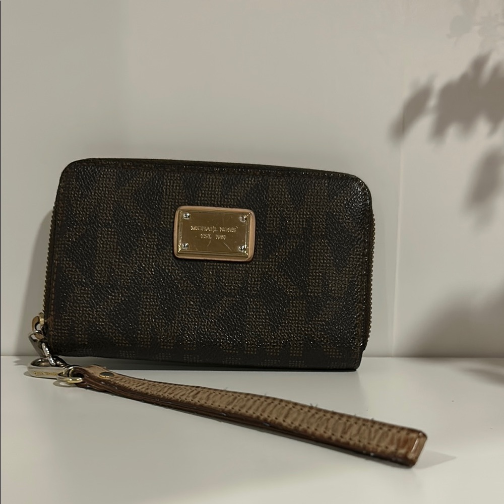 MICHAEL Michael Kors Brown Clutch Wristlet with Gold Detail